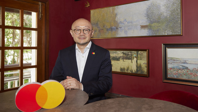 专访万事达卡大中华区总裁：游客在香港已经从“买买买”转变到演唱会、美食等体验式消费