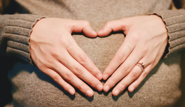 抓住“精致悦己”消费潮，孕妇零食有多大商机？