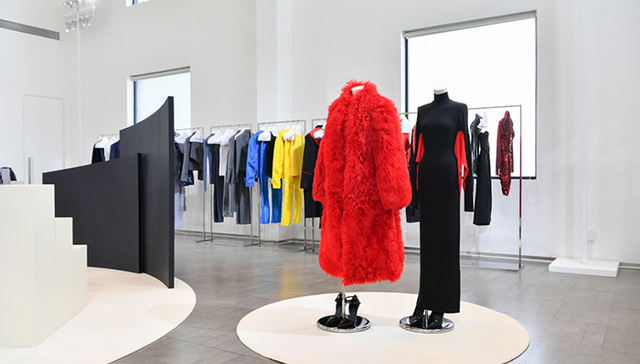 Ferragamo 2023秋冬系列再现好莱坞美学，adidas Originals推出小飞象联名系列 | 是日美好事物