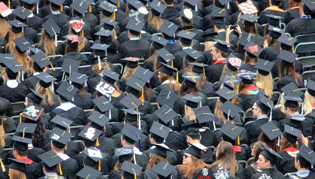 关于为什么读大学，我们应该相信张雪峰还是颜宁?