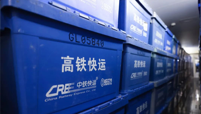 座椅全拆除，首列纯货运高铁列车开行