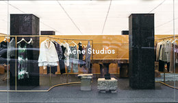 被认为小众的Acne Studios开始追逐大众目光，在深圳最热门商场开了大店