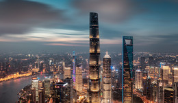 戰(zhàn)況依舊激烈、三分之二地塊達(dá)到封頂價(jià)，上海土拍再攬金405億