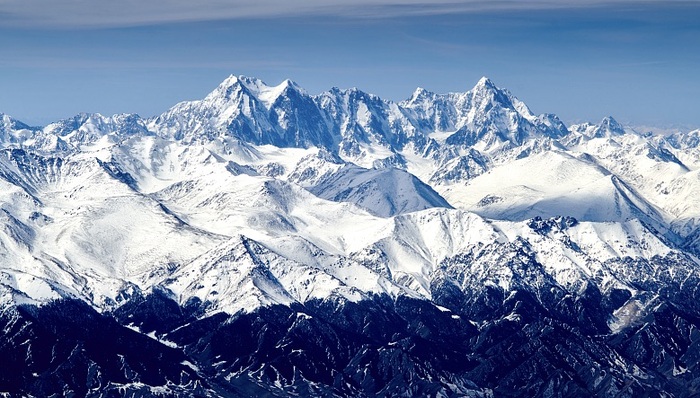 知名旅行博主确认遇难，新疆博格达峰已禁止开展旅游探险活动