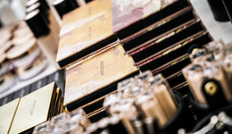 “情緒療愈”成消費(fèi)熱點(diǎn)，美妝如何成為“小確幸”？