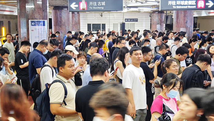 多城地铁暑期客流大涨：北京、深圳涨百万，广州破千万