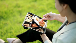 10元盒饭，拯救“午餐不自由”的打工人