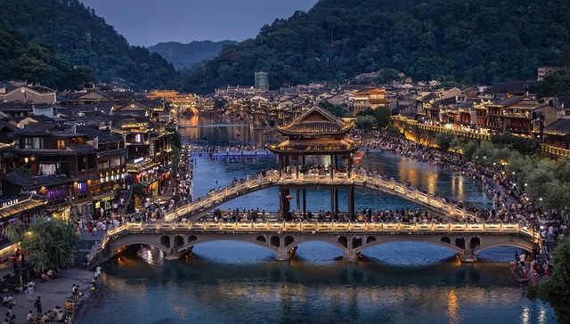 6月消费同比增速显著回落，如何看待这一变化？