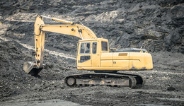 連續(xù)兩年經(jīng)營異常，困于“宮斗”的藍翔怎么了？