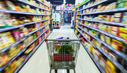 零售板块逆市大涨 ，中央商场四连板，商超股半年报业绩表现如何？