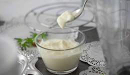 争夺年轻人的胃：咖啡、奶茶卷低价，水果、酸奶成“刺客”