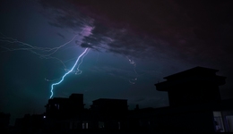 风雨过境我爱我家