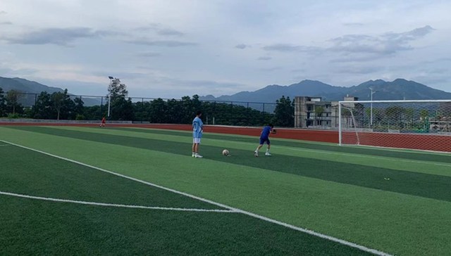 【特写】200亿流量下的“村超”：哪管那么多技巧，往球门里踢就对了