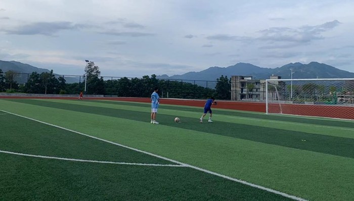 【特写】200亿流量下的“村超”：哪管那么多技巧，往球门里踢就对了