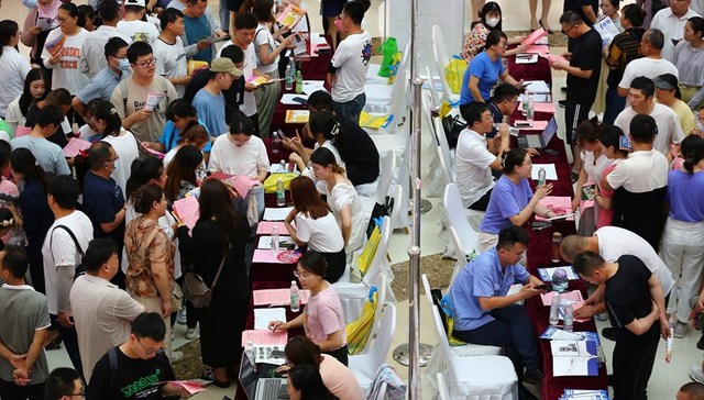 直通部委 | 上半年城镇新增就业已完成全年目标57% 市监总局将严查电子秤“缺斤短两”