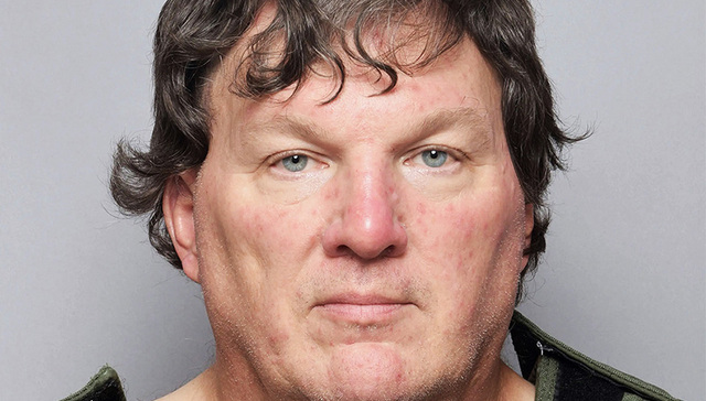 每周奇趣掠影丨美国长岛连环杀手落网；长沙一宠物店推出狗狗专属泳池