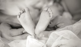 研究：2022年中国生育率下滑至1.09，应破解年轻一代生育挤压难题