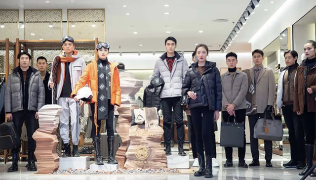 闭店裁员，营收下滑，这个男装品牌还在坚持冲击IPO