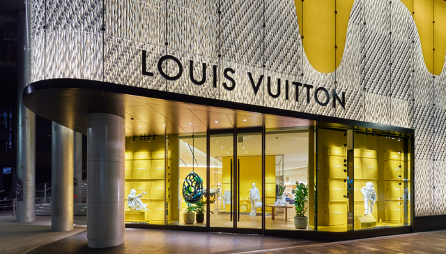 中国游客在日本爆买LV的战斗力几乎回到疫情前