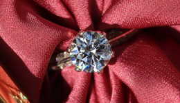 “买钻不如买黄金”，年轻人不信爱情了？