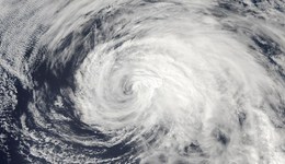 “杜蘇芮”在福建晉江沿海登陸，中心附近最大風力15級