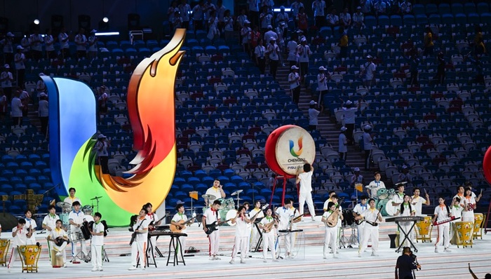 “太阳神鸟”点燃倒计时，成都大运会正式开幕
