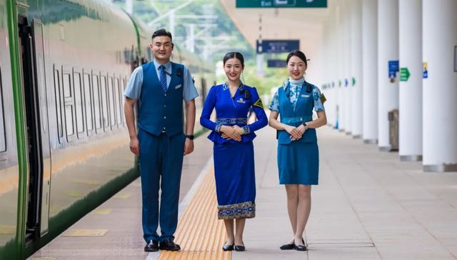 列车长,中国傣族,带道,老龙族,复兴号,人民铁道,老挝语,高珊,赓续,口语