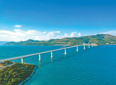 克罗地亚,繁荣发展,黄金期,友谊,游客,大桥建设,物流,大桥项目,通车,互利共赢