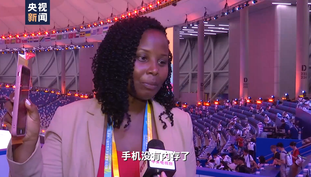 大运会,青年记者,世界大学生,青春,成都,中国代表团,,,羽毛球运动员,比赛,奏国歌