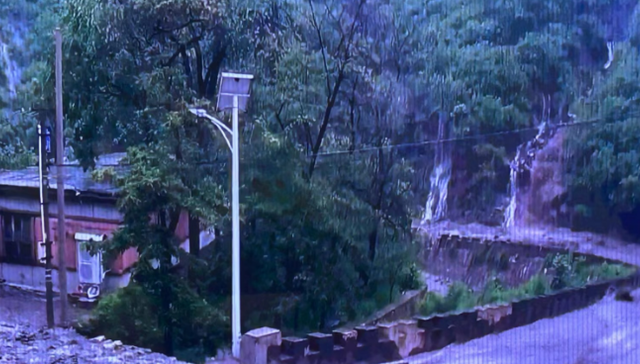 北京交通广播,大暴雨,降水回波,部分列车,京广线,临时封闭,封闭交通,北京城区,区段,北京电视台