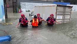 京津冀強(qiáng)降雨 | 涿州多人被困等待救援，居民：沒(méi)有水、沒(méi)有電、沒(méi)有食物