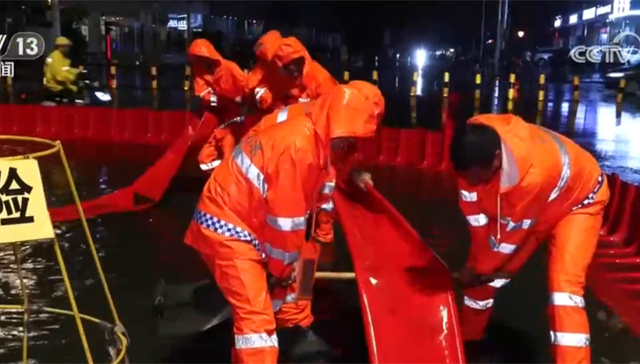 道路积水,龙吸水,城市主干道,强排,降雨量,雨水管道,队员,强降雨,项目经理,管道排水