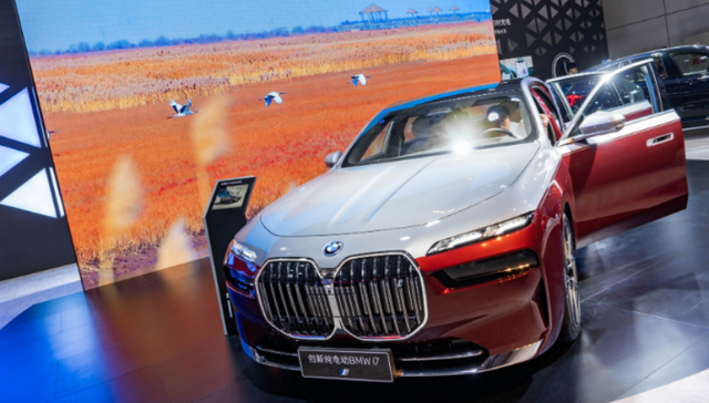 宝马纯电车降价换销量策略奏效，但多数传统豪华品牌还在观望