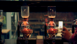 北京新型“慢閃咖啡店”：店址兩月一換，廣東人打“飛的”來喝