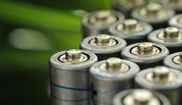 鋰電產(chǎn)業(yè)鏈周記 | 中國(guó)鋰電池行業(yè)上半年?duì)I收6000億 雅化集團(tuán)連簽寧德時(shí)代和特斯拉大單