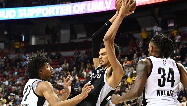 文班亚马助马刺队业绩飙升，NBA状元尚需走上球场兑现天赋