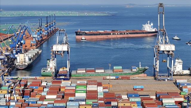 多家船公司逆势上调海运运费，专家认为涨价难持续