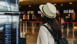 暑期游热度未减，国庆游已升温：出境游火爆，国际机票涨幅近200%