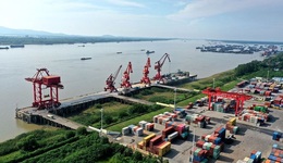 7月進(jìn)出口跌幅超預(yù)期，下半年內(nèi)外需均有望改善