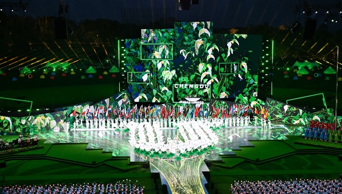 成都大运会正式闭幕，会旗交接德国莱茵·鲁尔