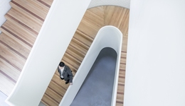 湖北富豪突遭立案調(diào)查，千億“當(dāng)代系”走下神壇？