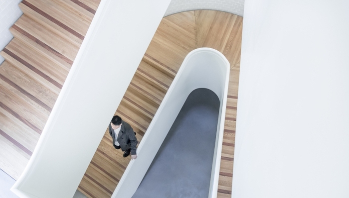 A股,人福医药,三特索道,资本运作,信息披露,当代集团,债务危机,艾路明