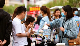 新式市集，贩卖的是社交