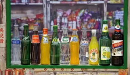 从“销声匿迹”到“排队复活”：被外资雪藏的国产汽水，如何逆风翻盘？