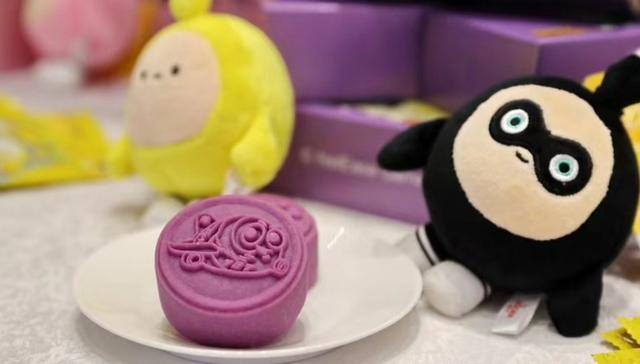 大兴机场单日旅客流量首次突破15万人次，南航空厨与故宫食品合作月饼｜航空旅讯