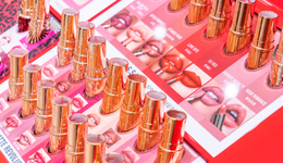 彩妆品牌Tarte大涨，高丝上半年卖了73亿