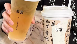 2天100万杯，头部品牌集体上“栀子”，秋天第一个爆款来了
