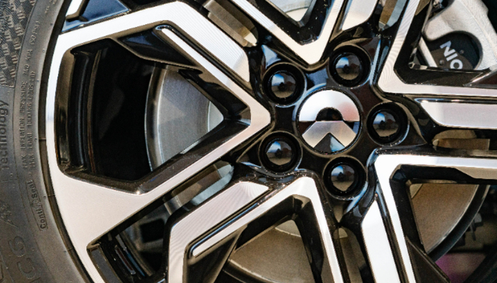 李斌,蔚来汽车,销量,业绩,跨界,智能手机