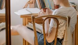 “高价”经济型酒店，带“火”青年旅舍