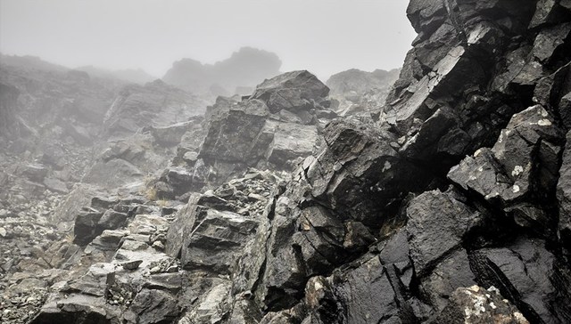 湖北宜昌突发岩石崩塌致7人遇难，地质灾害该如何防范？